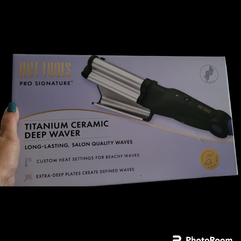 Hot Tools Pro Signature Titanium Ceramic Deep Waver for hair